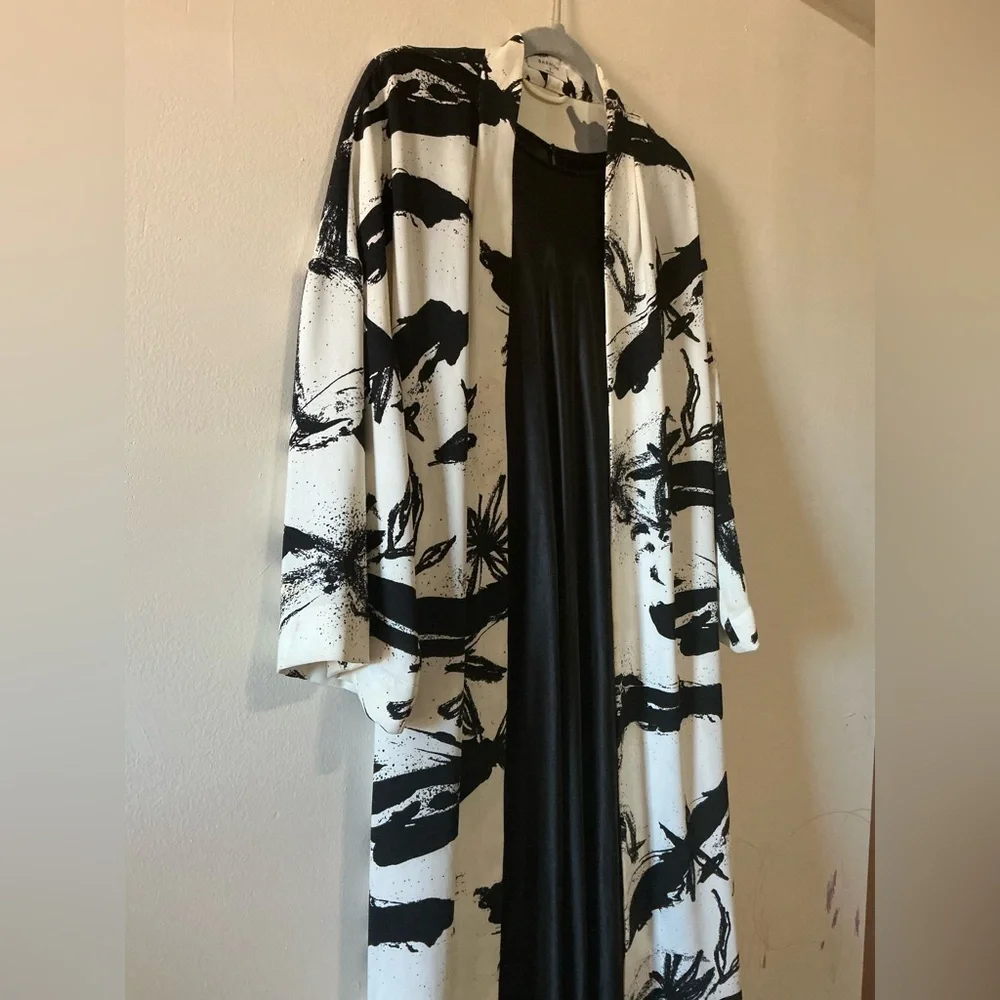 Babaton Black and White Abstract Print Duster jacket - Picture 3 of 6